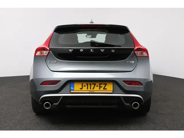 Volvo V40 1.5 T3 R-Design 2019 Benzine 34