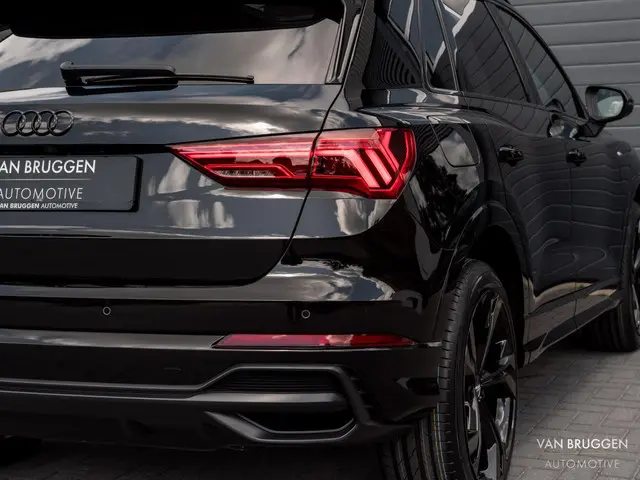 Audi Q3 45 TFSI E S-Line 2022 Hybride Benzine 37