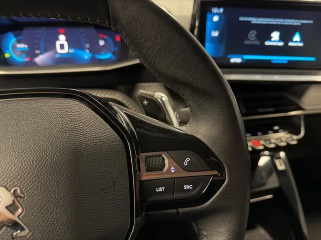 Peugeot 2008 1.2 PureTech Allure 2021 Benzine 16