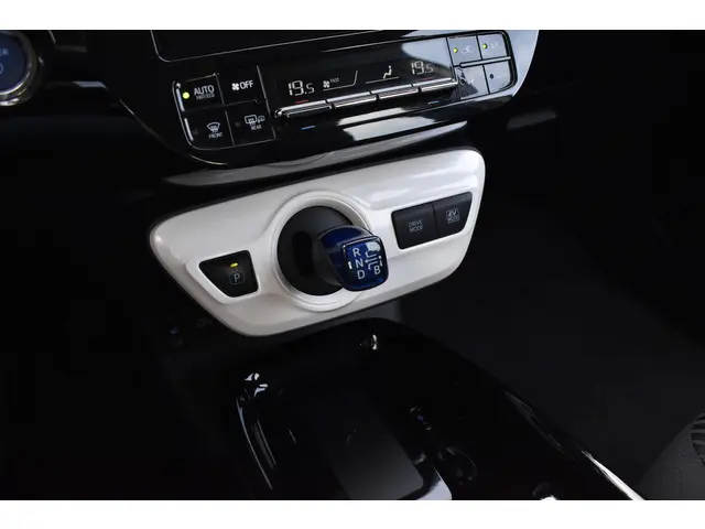 Toyota Prius 1.8 Black Edition 2018 Hybride Benzine 13