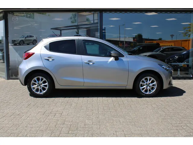 Mazda 2 1.5 Skyactiv-G Edition 2016 Benzine 4