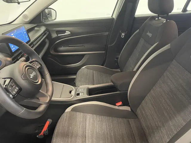 Jeep Avenger Longitude Automaat 54 kWh 2024 Elektrisch 15