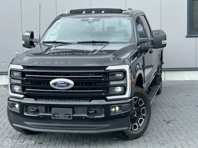 Ford F-350 USA Platinum 2025 Diesel 8