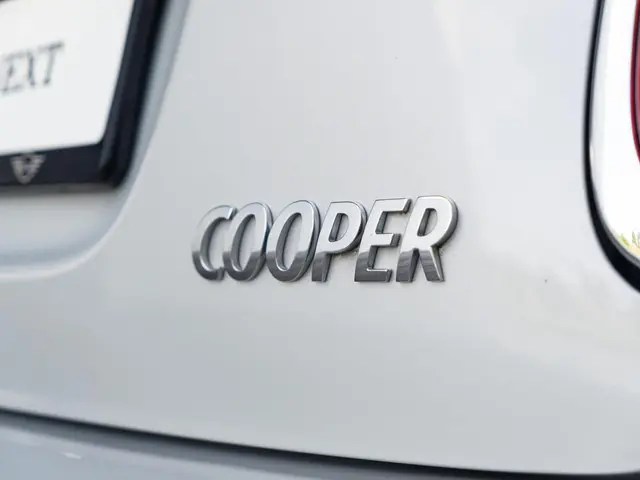 MINI 3-Deurs Cooper 2021 Benzine 18