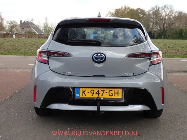 Toyota Corolla 1.8 Hybrid Business 2021 Hybride Benzine 28