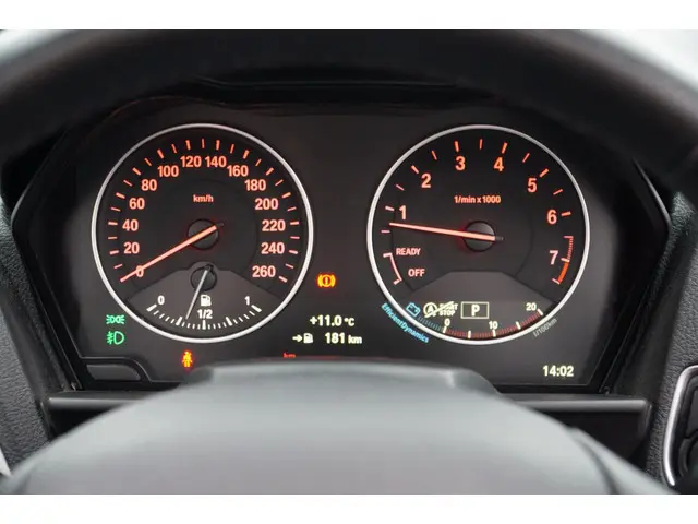 BMW 2 Serie Cabrio 220i EERSTE EIGENAAR 2015 Benzine 21
