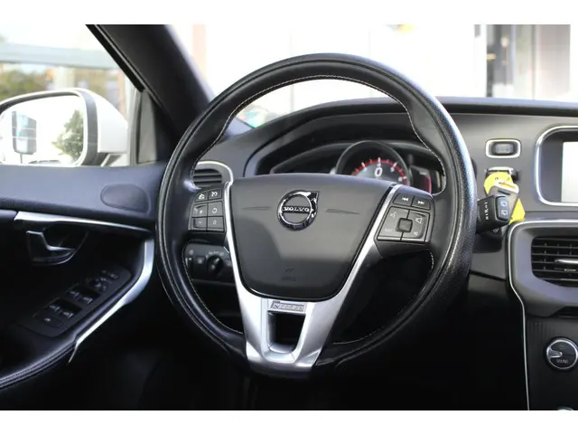 Volvo V40 2.0 T4 R-Design|Heico|Automaat| 2017 Benzine 12