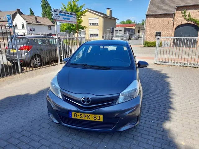 Toyota Yaris 1.3 VVT-i Now 2013 Benzine 14
