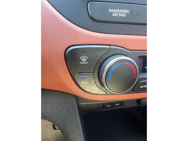 Hyundai i10 1.0i i-Motion Comfort 2016 Benzine 15