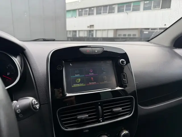 Renault Clio 0.9 TCe Limited Nwe ketting 2016 Benzine 17
