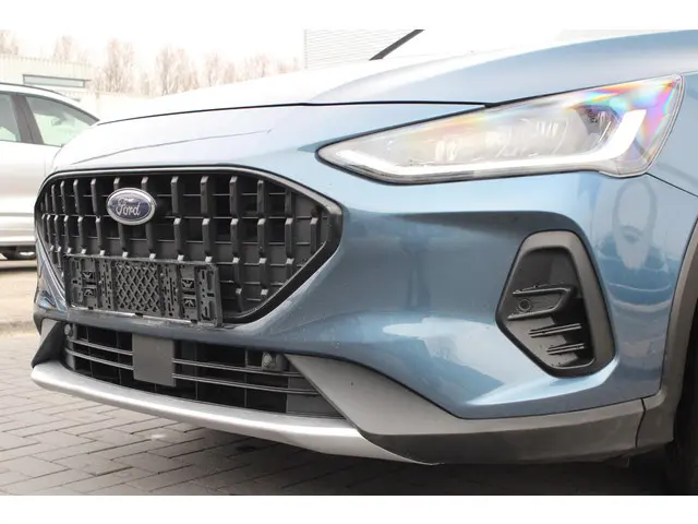 Ford Focus 1.0 EcoBoost Hybrid Active Style 2022 Benzine 4
