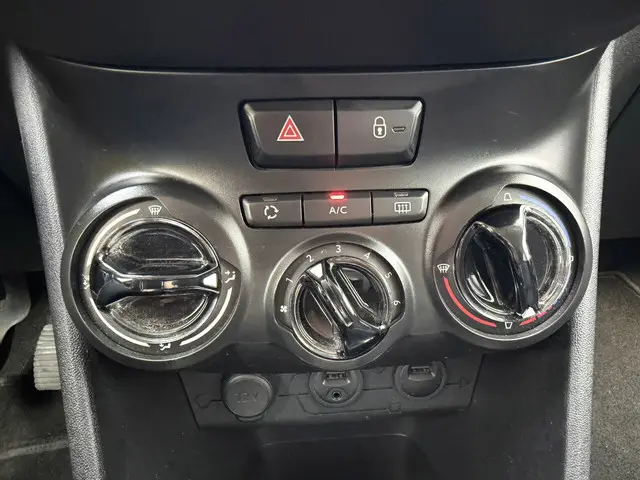 Peugeot 208 1.2 VTi Blue Lease 2012 Benzine 16