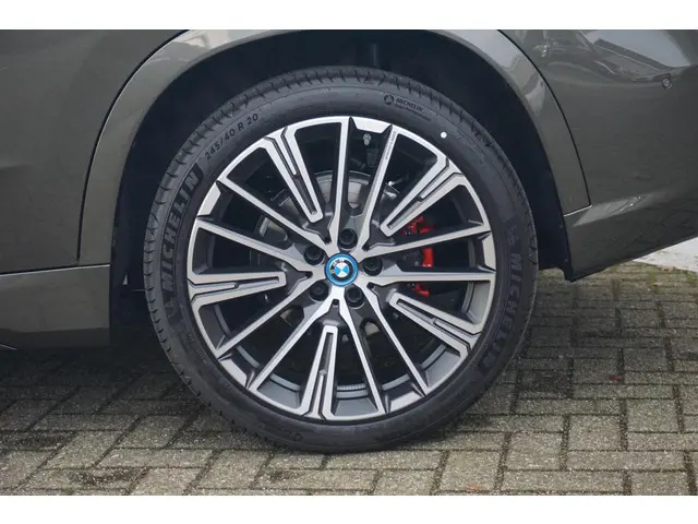BMW iX1 eDrive20 2025 Elektrisch 6