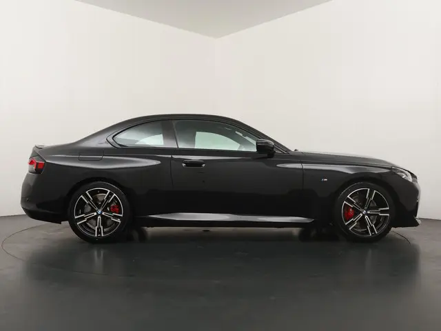 BMW 2 Serie Coupé 218i 2024 Benzine 8