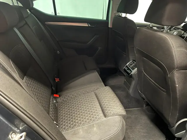 Škoda Superb 1.8 TSI Style Business WOK!! 2017 Benzine 27