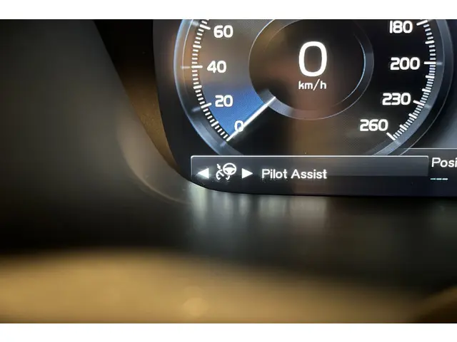 Volvo V90 T4 190pk R-Design 2018 Benzine 35