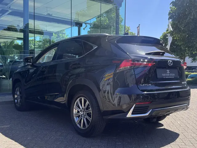 Lexus NX 300h Edition 30 2021 Hybride Benzine 18