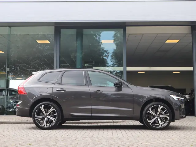 Volvo XC60 2.0 B4 R-Design 2022 Benzine 5