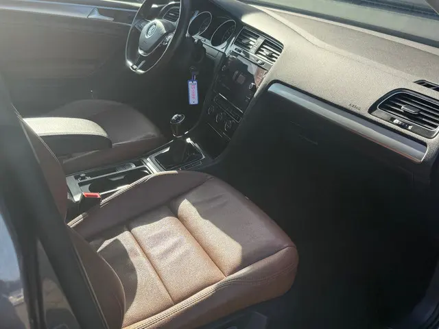 Volkswagen Golf 1.0 TSI Trendline 2017 Benzine 10