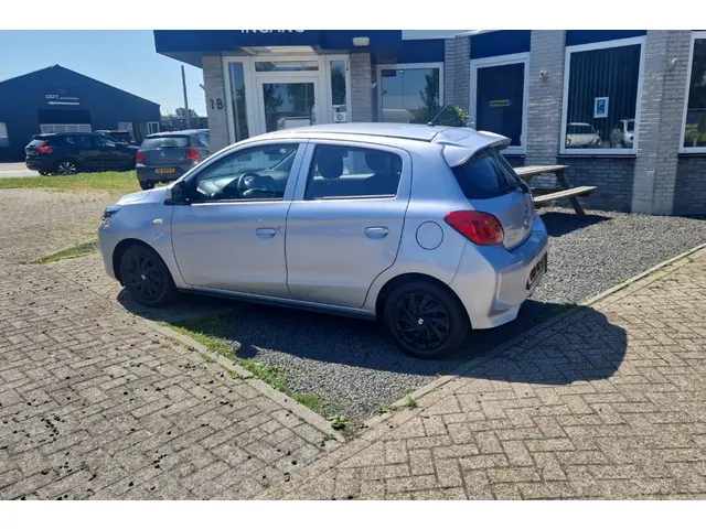 Mitsubishi Space Star 1.2 Entry 2023 Benzine 5