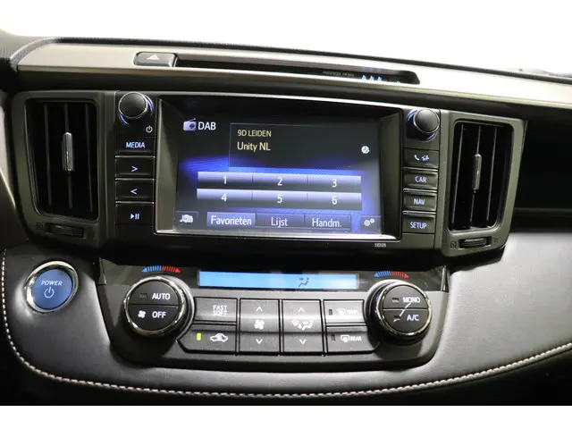 Toyota RAV4 2.5 Hybrid AWD Energy, 2018 Hybride Benzine 24