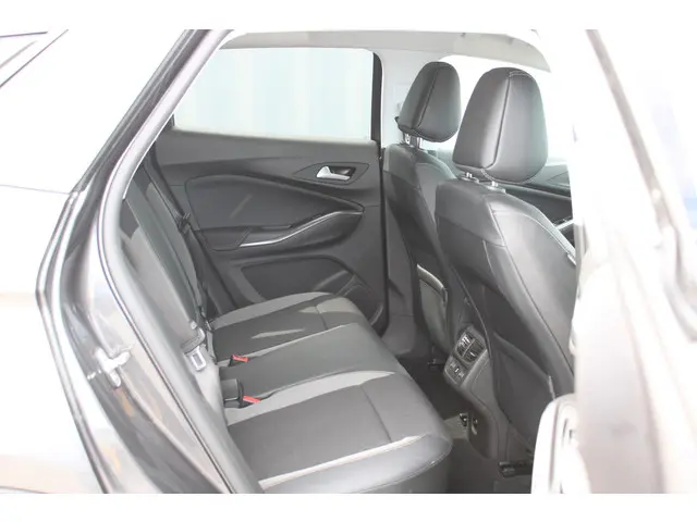 Opel Grandland X 1.2T 130 INNOVATION 2019 Benzine 16