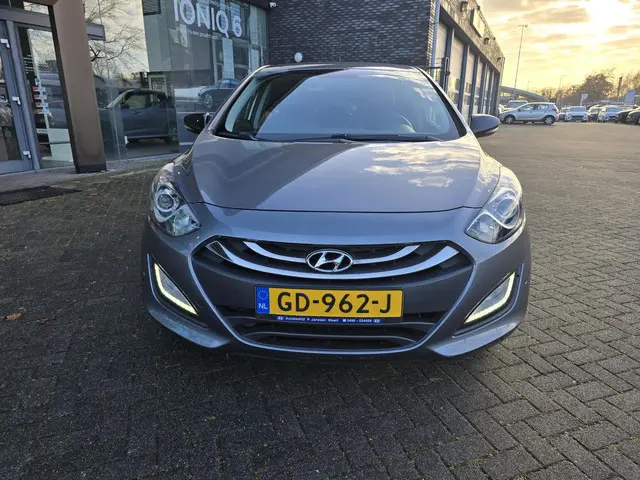 Hyundai i30 1.6 VERKOCHT 2015 Benzine 3