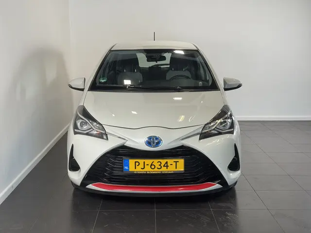 Toyota Yaris 1.5 Hybrid Aspiration 2017 Hybride Benzine 3