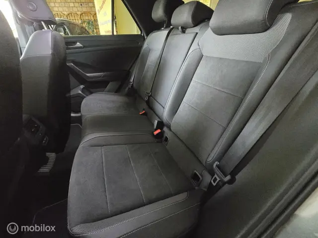 Volkswagen T-Roc 1.5 TSI R-Line 2023 Benzine 19