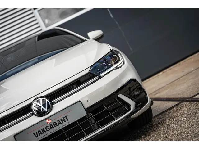 Volkswagen Polo 1.0 TSI R-Line Business 2024 Benzine 31