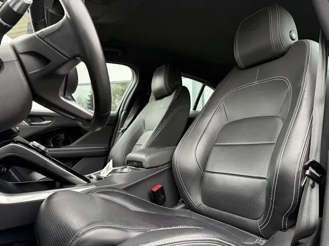 Jaguar I-PACE Aut. EV400 4WD HSE 90kWh 2018 Elektrisch 9