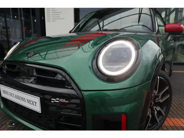 MINI Cabrio 2.0 JCW 2025 Benzine 9