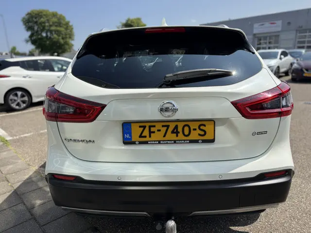 Nissan QASHQAI NISSAN Tekna Design 2019 Benzine 6