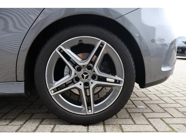 Mercedes-Benz A-Klasse 250 Premium Plus 2018 Benzine 23