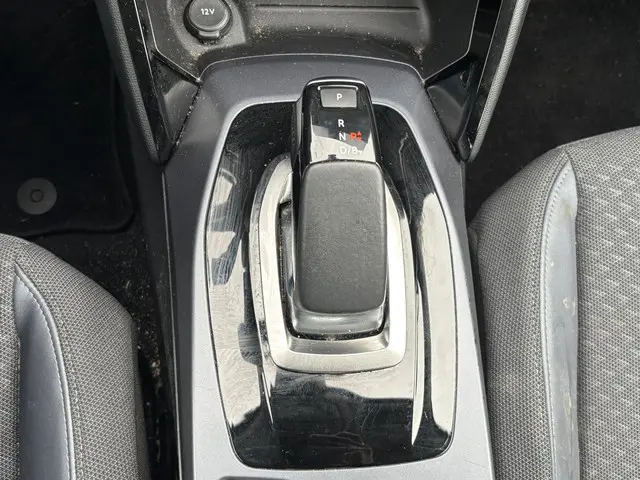 Peugeot e-2008 EV Allure 50 kWh 2020 Elektrisch 28