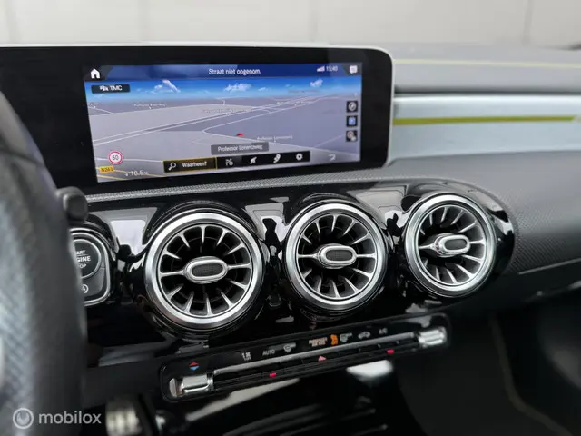 Mercedes-Benz A-Klasse 250 Premium Plus 2019 Benzine 17