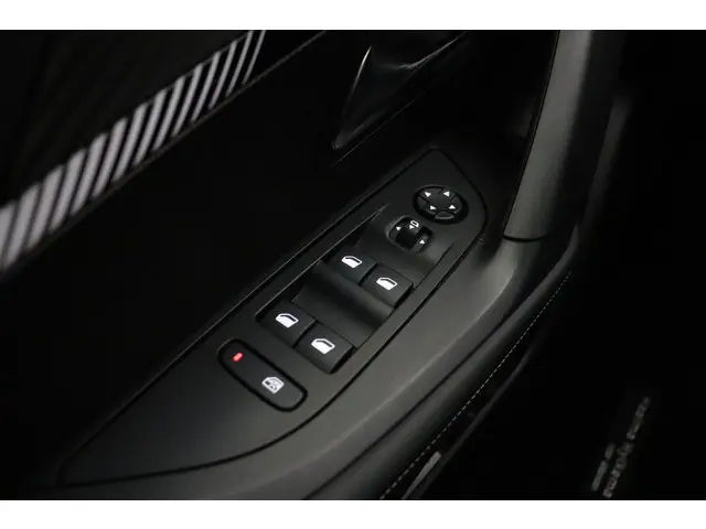 Peugeot 2008 1.2 PureTech 100 Allure 2024 Benzine 17