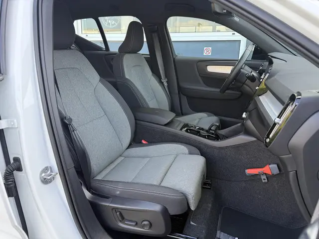 Volvo XC40 2.0 B4 Plus Dark 2025 Benzine 5