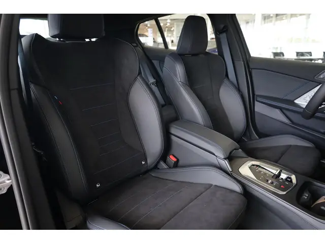 BMW 1 Serie 120 2025 Benzine 8