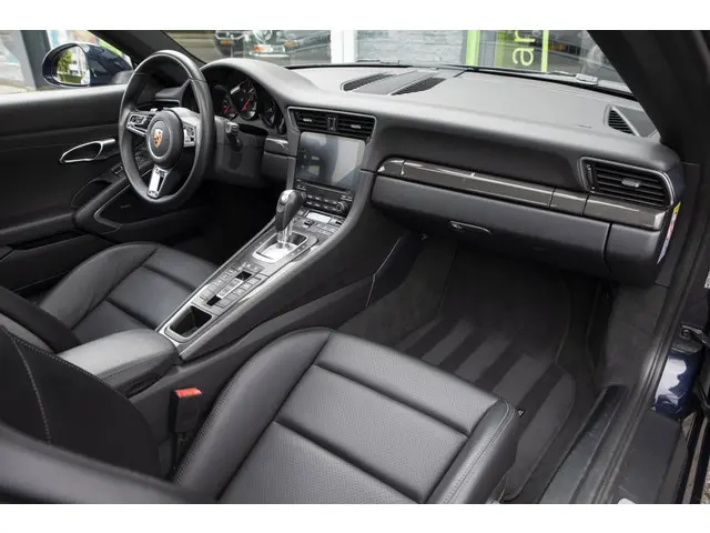 Porsche 911 3.0 Carrera 2018 Benzine 19