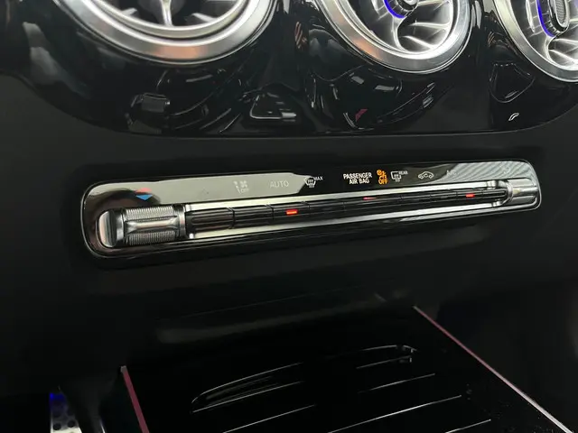 Mercedes-Benz GLA AMG 35 4MATIC 2021 Benzine 26