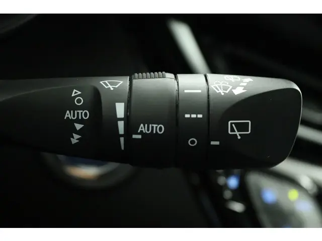 Toyota C-HR 1.8 Hybrid Style 2021 Hybride Benzine 32