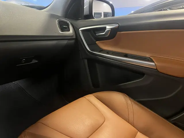 Volvo V60 T5 245pk Summum Automaat 2017 Benzine 33