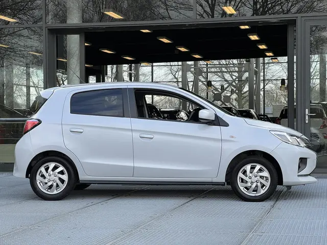 Mitsubishi Space Star 1.2 Dynamic 2024 Benzine 17