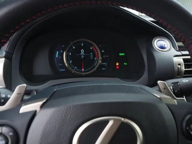 Lexus IS 300h F Sport Line 2014 Hybride Benzine 18