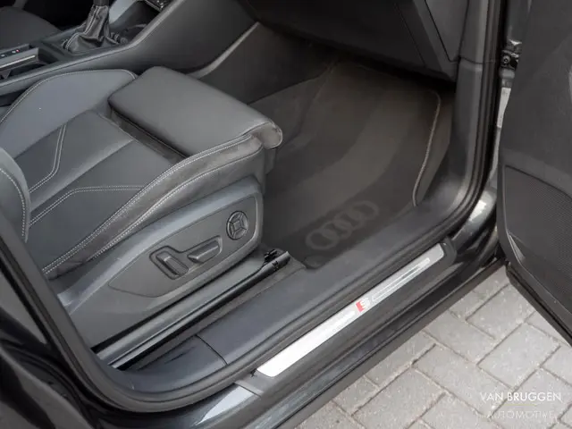 Audi Q3 Sportback 35 TFSI S-Line 2021 Benzine 17