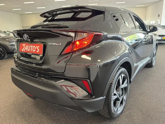 Toyota C-HR 1.8 Hybrid Style 2022 Hybride Benzine 8