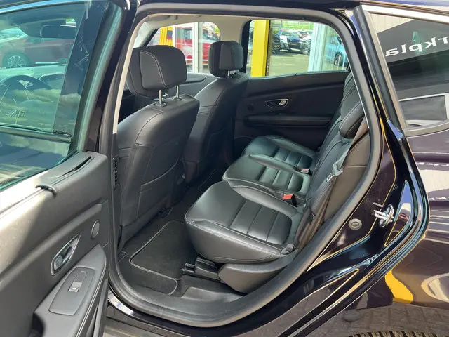 Renault Scénic 1.3 TCe Initiale Paris 2018 Benzine 8