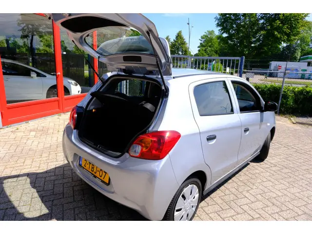 Mitsubishi Space Star 1.0 Inform 5-drs Airco 2014 Benzine 9