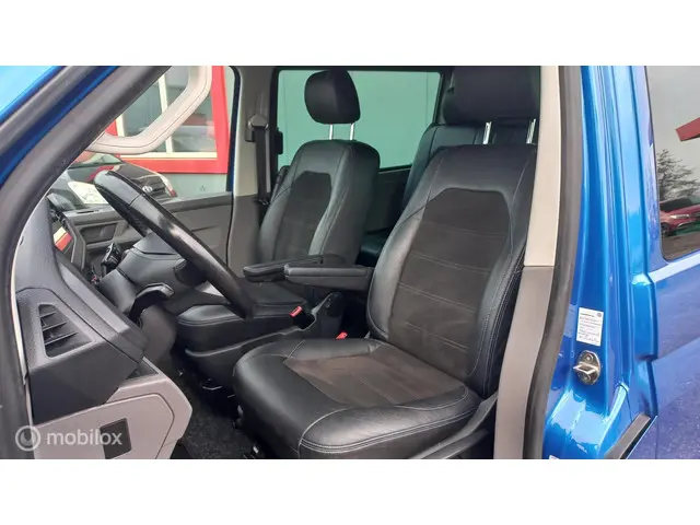 Volkswagen Transporter 2.0 TDI L2H1 30 DC 2020 Diesel 13